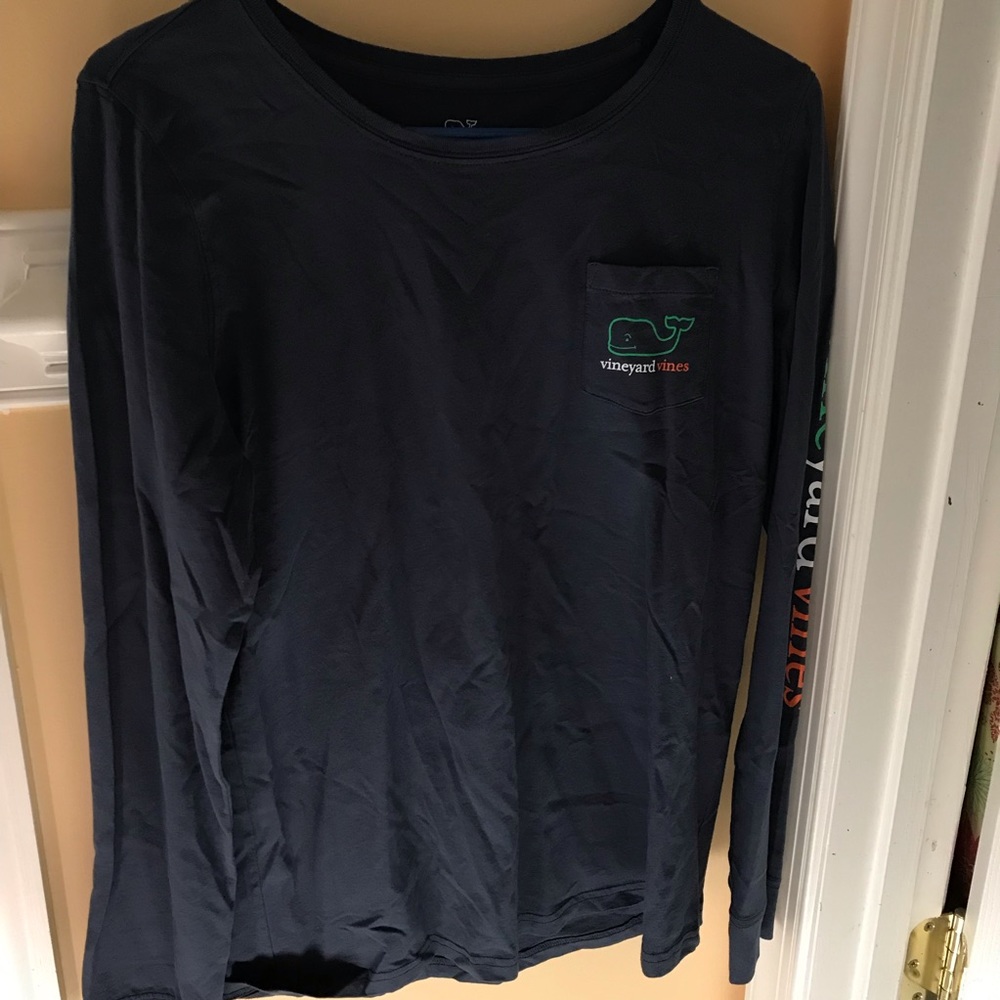 NWOT Vineyard Vines dark blue shirt